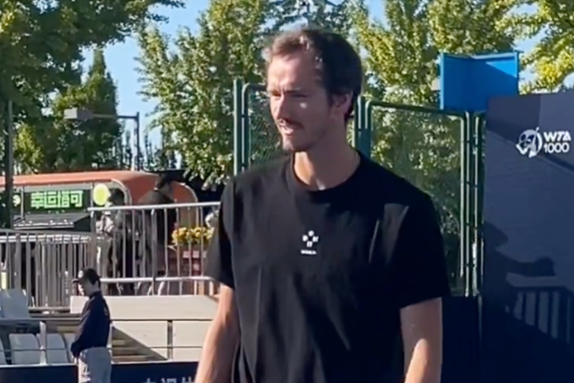 Medvedev takes on ball kid role in China Open practice