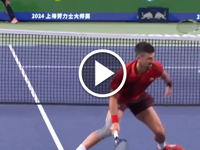 Video Djokovic Surprises The Fans With An Amazing Backhand Passing Shot During His Contest 3852