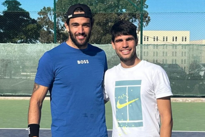 Carlos Alcaraz and Matteo Berrettini share mutual appreciation after practice ahead of Australian Open