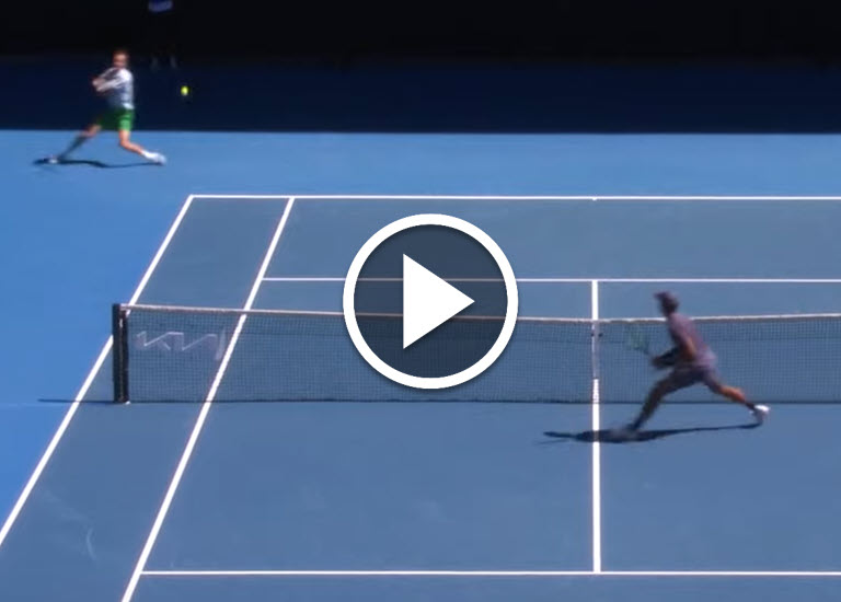 VIDEO. Medvedev performs an impossible forehand passing shot during his match vs Samrej at the Australian Open