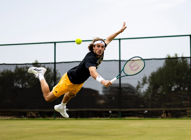 Stefanos Tsitsipas reveals his huge admiration for the Swiss legend, “Roger Federer Was My Idol.”