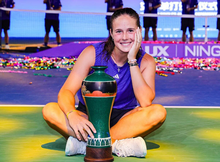 The organisation of the Abu Dhabi Open apologises to Kasatkina after huge Spain flag error