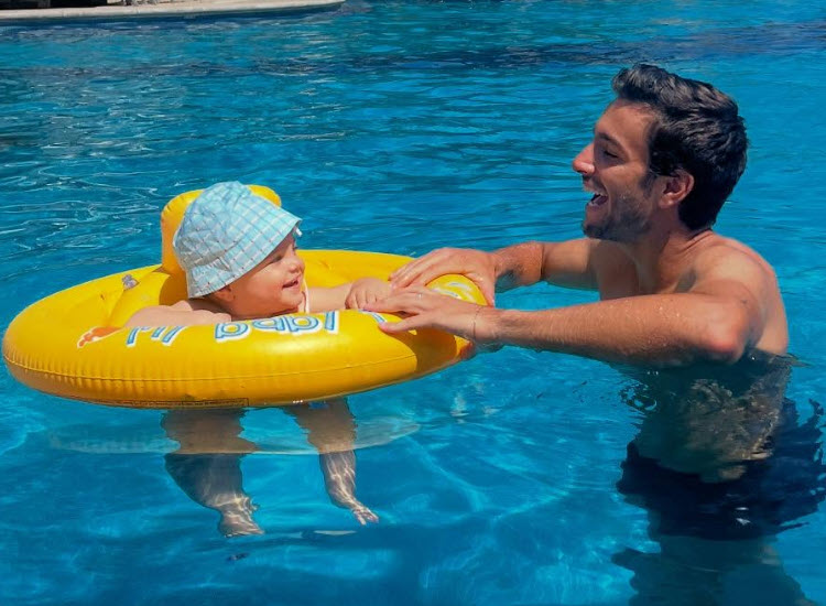 Musetti’s partner Veronica Confalonieri shares lovely picture of Lorenzo with their son in Acapulco Lorenzo Musetti Having A Great Time With His Son