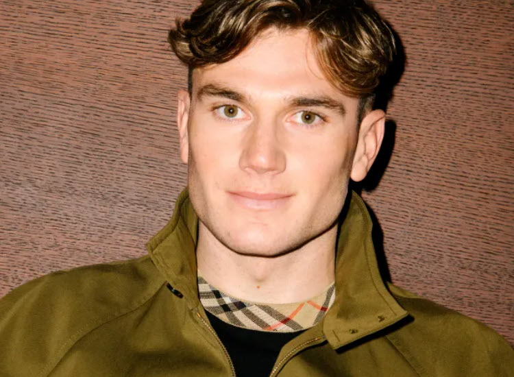 Draper Named As The New Face Of Burberry Draper Named As The New Face Of Burberry