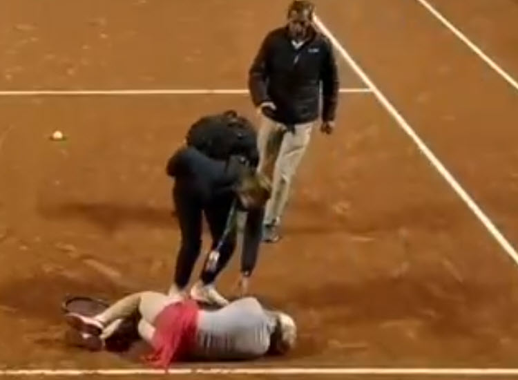 Fran Jones collapsed on court in Bogota and had to retire.