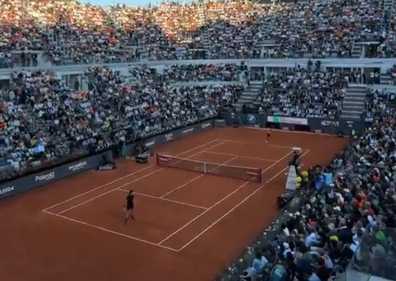 SOUND ON! Jannik Sinner receives a hero’s welcome as he warms up in Rome Jannik Sinner And The Crowd