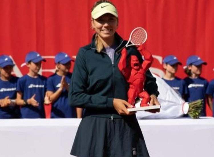 Katie Boulter 🇬🇧 With Her Wta Paris Challenger Winners Trophy