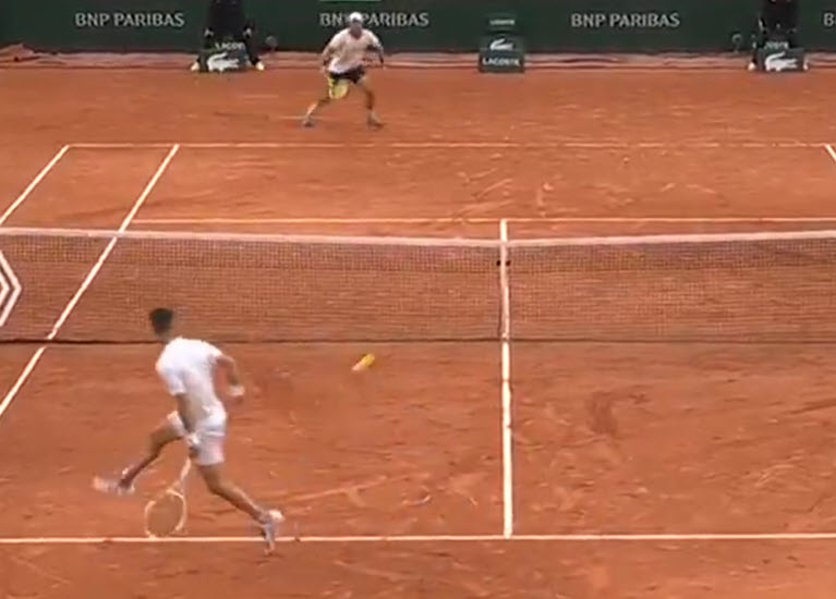 Corentin Moutet stuns with a half-volley tweener against Clement Tabur