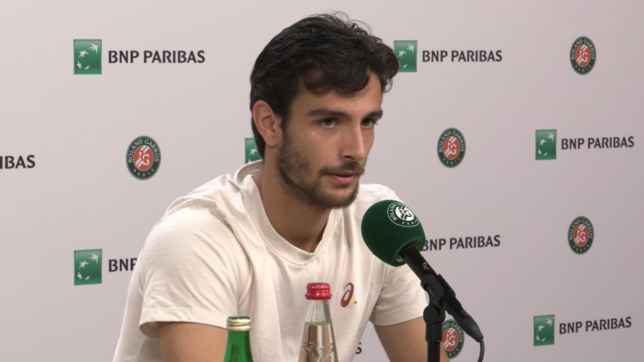 Disrespectful. Musetti Maintains Composure After Refusing To Answer A Disrespectful Question DISRESPECTFUL.-Musetti-maintains-composure-after-refusing-to-answer-a-disrespectful-question