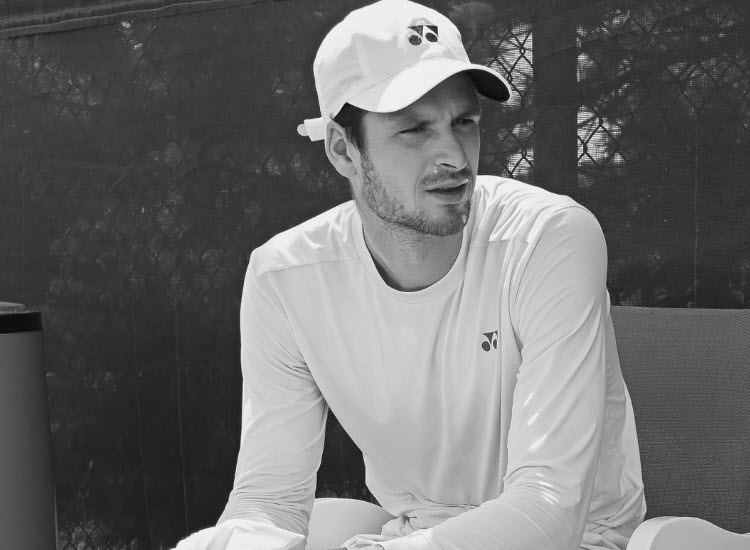 Hubert Hurkacz withdraws from Halle due to injury as Jesper de Jong steps into the main draw
