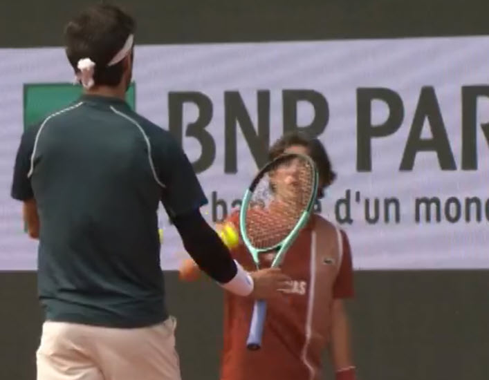 Frances Tiafoe reacts to Lorenzo Musetti avoiding penalty for hitting a lines judge