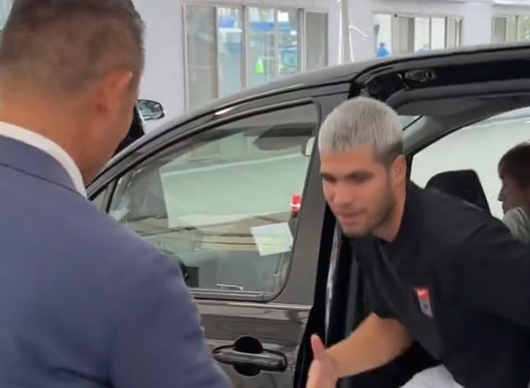 Alcaraz Arrives In Tokyo