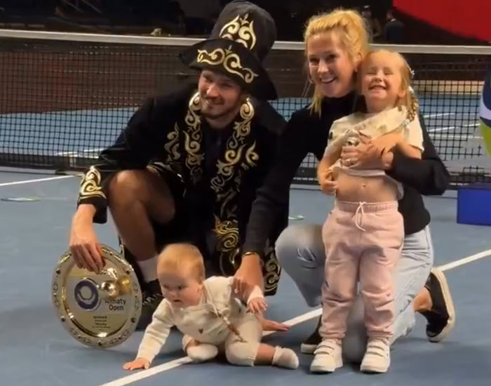 The Lovely Moment Daniil Medvedev Posed With His Wife And Daughters After Winning The Title In Almaty