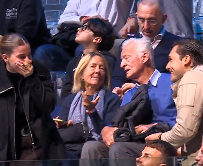 A Surprise Marriage Proposal Lit Up The Atp Finals During The Match Between Carlos Alcaraz And Taylor Fritz