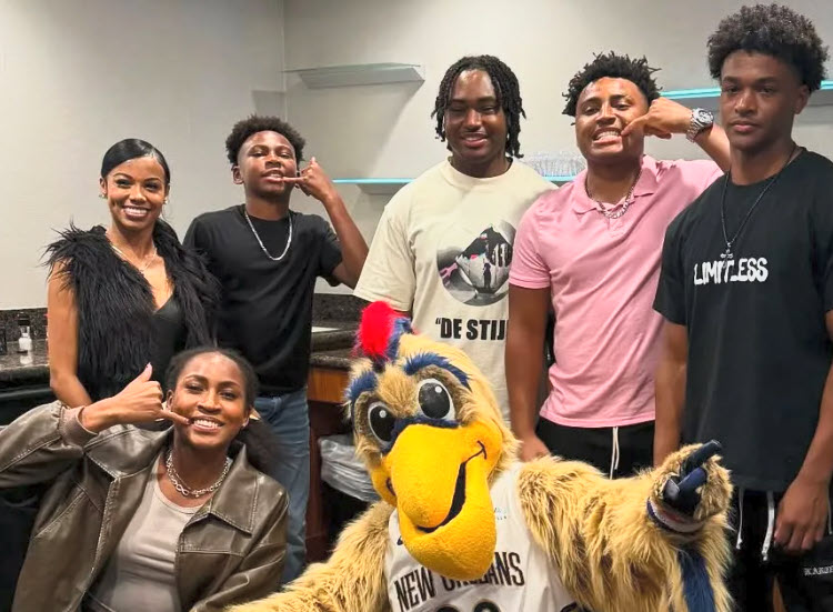Coco Gauff With Family And Friends