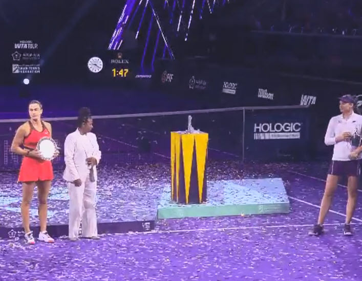 Elena Rybakina Declines Photo With Wta Chief Amid Coaching Controversy