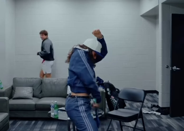 Ben Shelton’s girlfriend, Trinity Rodman, turns tennis gear into dance props after his Atlanta Cup match. Ben Shelton's Girlfriend, Trinity Rodman, Turns Tennis Gear Into Dance Props After His Atlanta Cup Match.