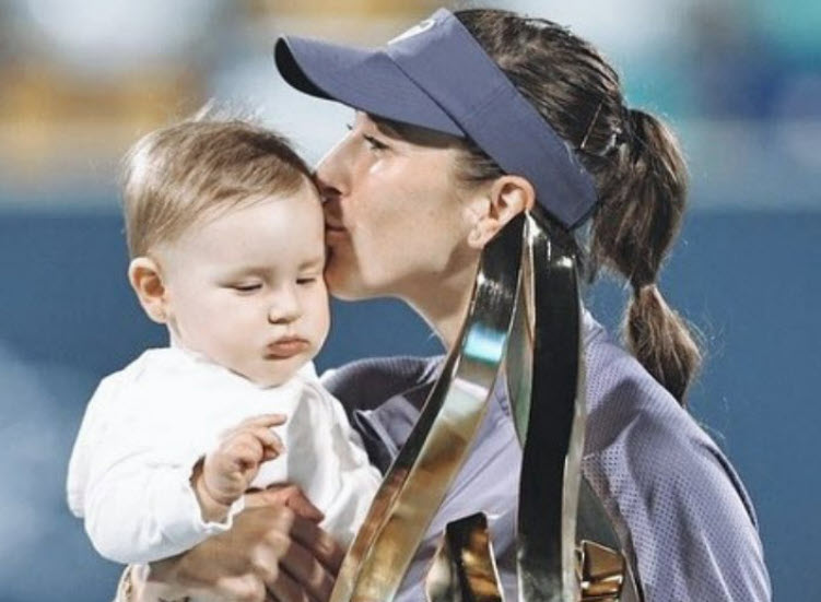 Belinda Bencic wins WTA’s Comeback Player of the Year Award Bencic