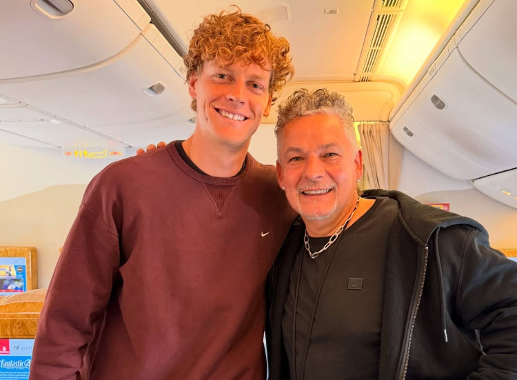 Jannik Sinner Returns Home For Christmas And Meets Roberto Baggio On A Plane