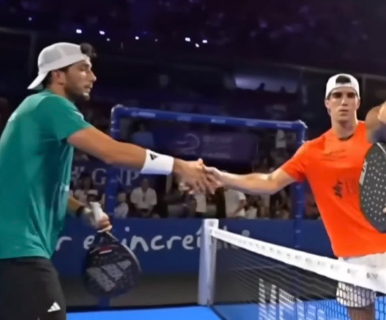 Lebrons-cold-handshake-with-Galan-after-Acapulco-semifinal