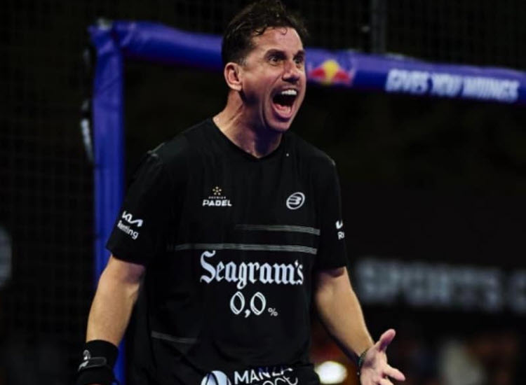 Paquito Navarro introduces the UK to padel exhibition. Navarro