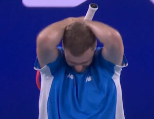 One Point Slam VIDEO. The moment Amateur Jordan Smith wins the One Point Slam and a ...