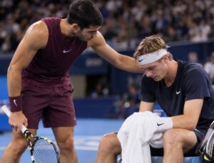 Carlos Alcaraz Shares What He Wrote For Denis Shapovalov After Japan Open Quarter Final