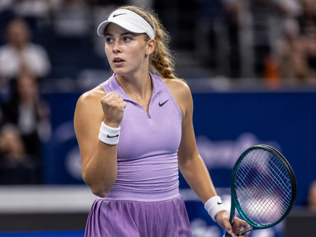 Mirra Andreeva reaches Beijing final after converting five breaks against Nikola Bartunkova
